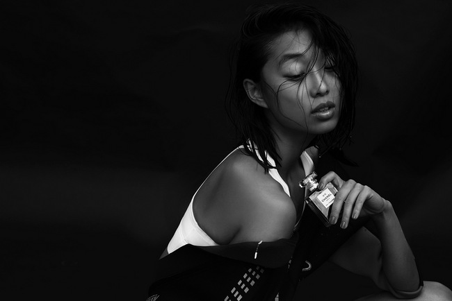 Margaret Zhang Chanel No 5 | SUPERADRIANME.com Margaret Zhang's latest article about Chanel No. 5. http://shinebythree.com/2014/10/chanel-no-5/