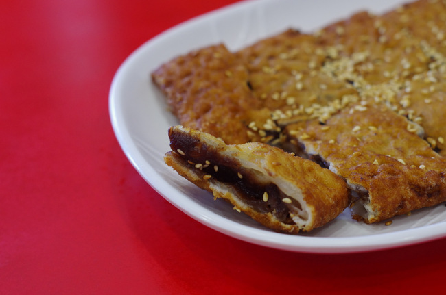 Jing Hua Crispy red bean pancake