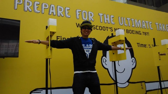 Glenn Ong at Scoot Ultimate Take-Off Challenge roadshow at Marina Square