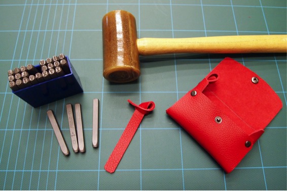 Bynd Artisan - Engraving | SUPERADRIANME.com I got to add the finishing touches to my cardholder – engraving.