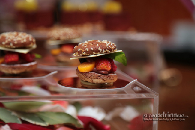 Chocolate and Tea Buffet at The Knolls -11.IMG_6697 | SUPERADRIANME.com Burger desserts at The Knolls