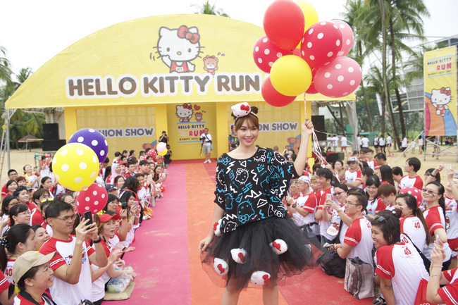 Hello Kitty Singapore Run 2014, Credit - Pink Apple (15) | SUPERADRIANME.com Fashion show at Hello Kitty Singapore Run 2014. (Photo Credit - Pink Apple )