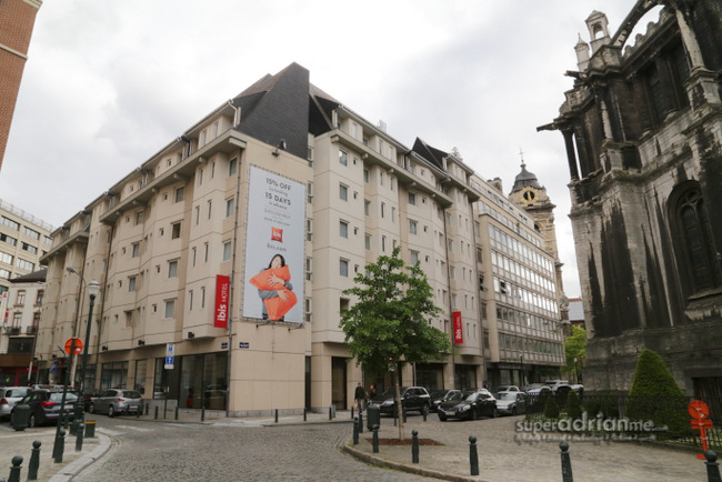 IBIS Brussels Centre St Catherine Hotel is just next to the NOVOTEL Brussels Centre Tour Noire 