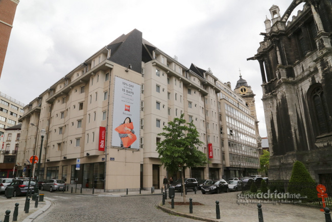 IBIS Brussels Centre St Catherine Hotel is just next to the NOVOTEL Brussels Centre Tour Noire