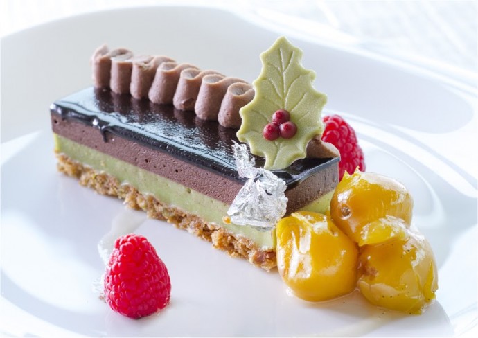 Spuds & Aprons Festive Set Dinner Pistachio and Amaretto Choclate Cream | SUPERADRIANME.com Spuds & Aprons Festive Set Dinner Pistachio and Amaretto Choclate Cream