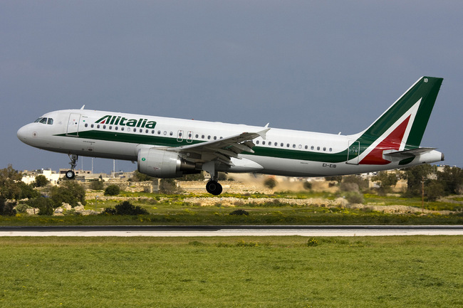 shutterstock_Alitalia | SUPERADRIANME.com shutterstock_Alitalia