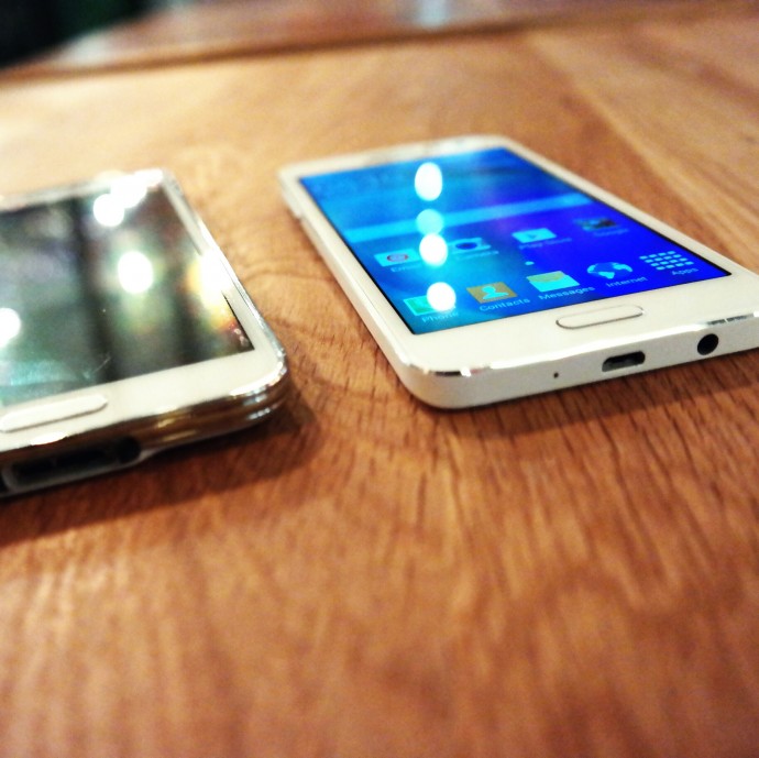 Samsung Galaxy S5 vs A3 thickness