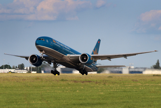 ShutterStock _ Vietnam Airlines