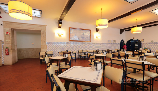 Dining area at Pastéis de Belém .