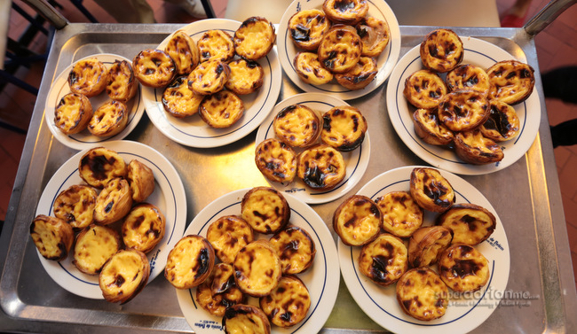 Pastêis de Belêm - Portuguese Egg Tarts