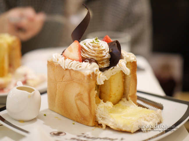 Dazzling Cafe Taipei - 4.Mont Blanc Honey Toast opened | SUPERADRIANME.com Mont Blanc Honey Toast
