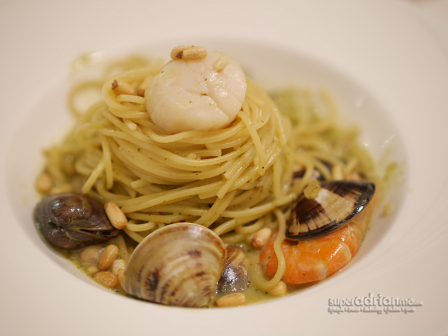 Dazzling Cafe Taipei - 7.Seafood Spaghetti With Pesto Sauce 1 | SUPERADRIANME.com Dazzling Cafe Taipei - 7.Seafood Spaghetti With Pesto Sauce 1