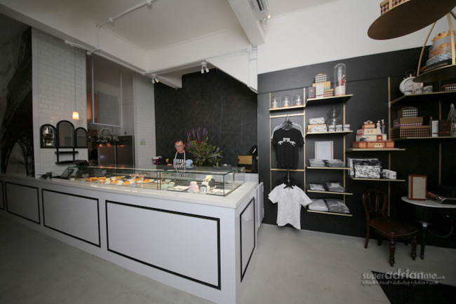 Inside Mad About Sucre