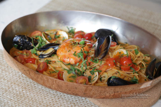 Waterfall Ristorante Italiano - Linguine Allo Scoglio | SUPERADRIANME.com Waterfall Ristorante Italiano - Linguine Allo Scoglio