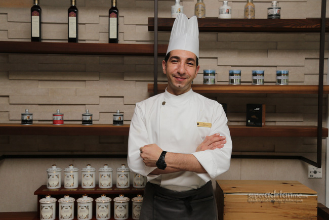 Waterfall Ristorante Italiano Chef De Cuisine Marco De Vincentis. | SUPERADRIANME.com Waterfall Ristorante Italiano Chef De Cuisine Marco De Vincentis.