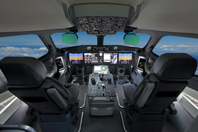 shutterstock_Cockpit