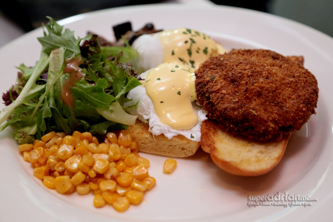 The Sleeping Rhino - Crab Cake Benedict 21