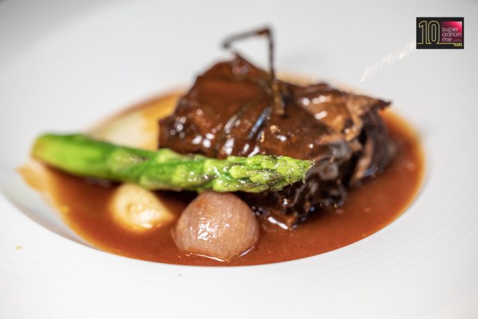 Beef Short Ribs with Asparagus in Red Wine Sauce 