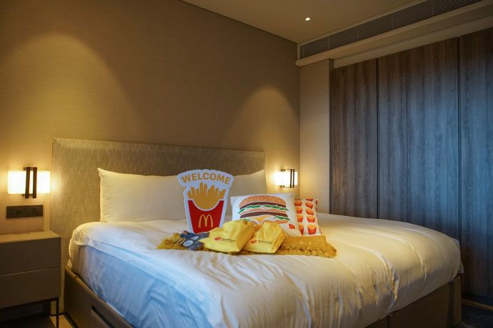 McDelivery® x Klook ‘Happiest Night-In’ Staycation Merchandise 1 (Credit - Klook Singapore)-2 | SUPERADRIANME.com McDelivery® x Klook ‘Happiest Night-In’ Staycation Merchandise (Klook Singapore Photo)