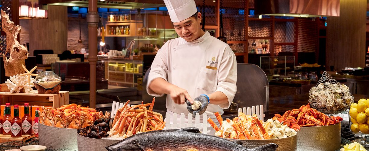 Seafood on Ice at Edge. (Pan Pacific Singapore photo)