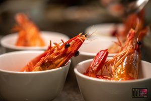 Seafood Paradise - Poached Live Tiger Prawn with Chinese Herb in Superior Stock (Drunken Prawn)