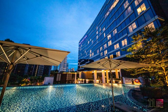 Novotel Singapore on Stevens swimming pool